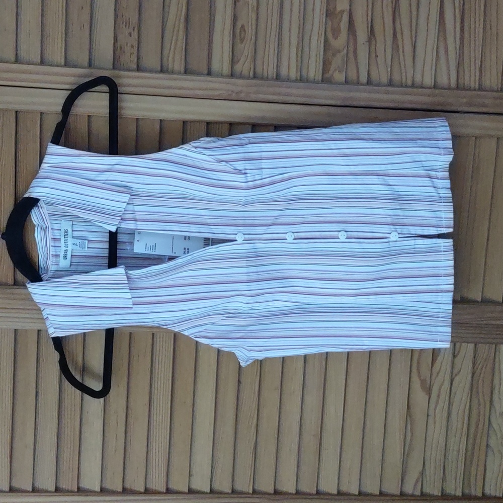 Urban Outfitters NWT Red Cream Striped Button Down Sleeveless Top Size Small